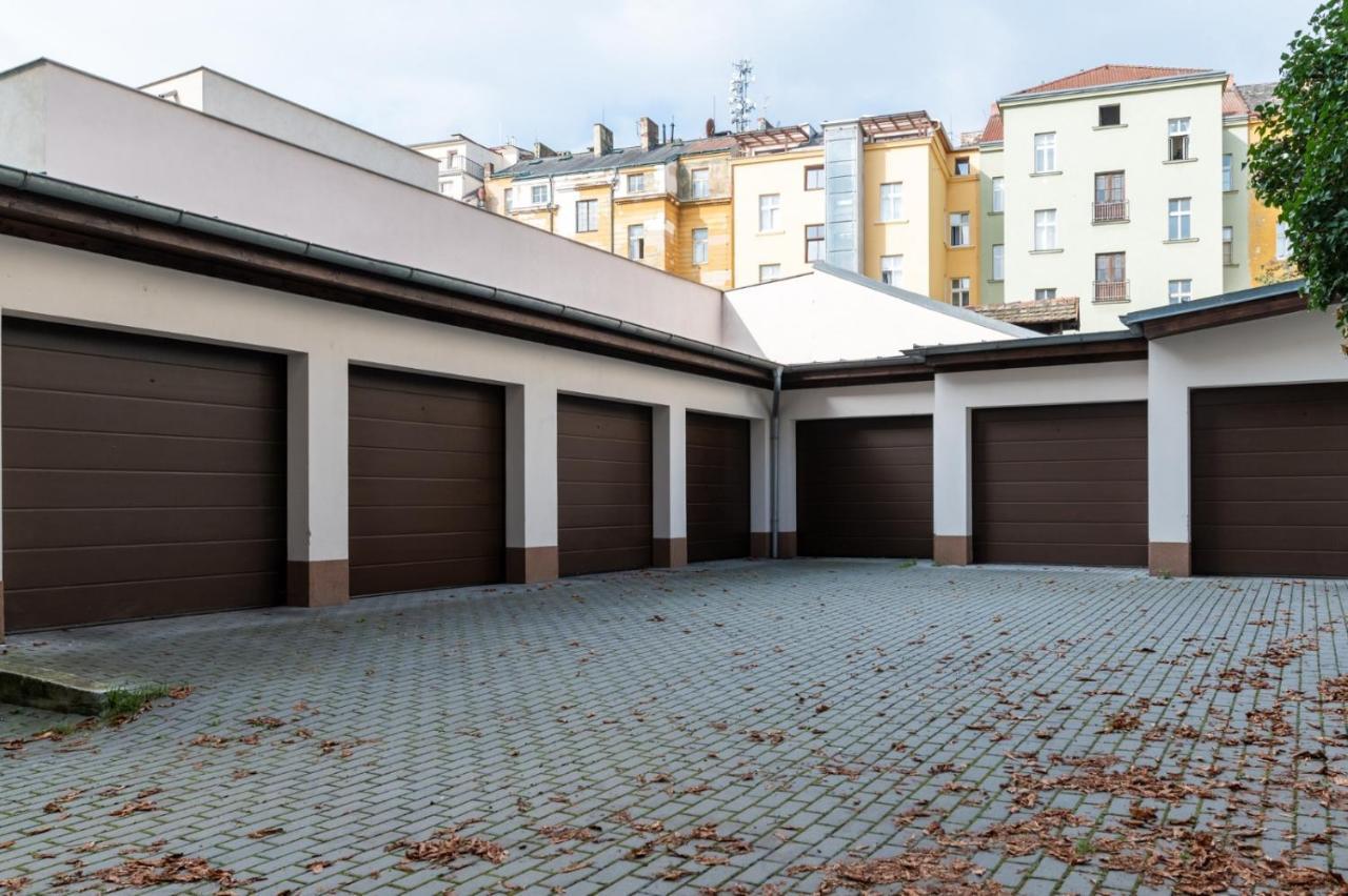 Designed Apartment Next To Vaclav Square With Terrace And Private Garage Praha Eksteriør bilde