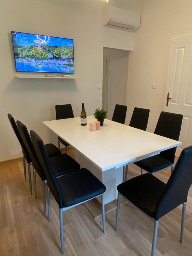 Designed Apartment Next To Vaclav Square With Terrace And Private Garage Praha Eksteriør bilde