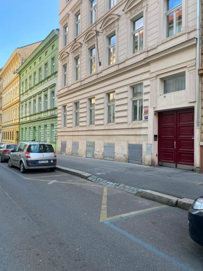 Designed Apartment Next To Vaclav Square With Terrace And Private Garage Praha Eksteriør bilde